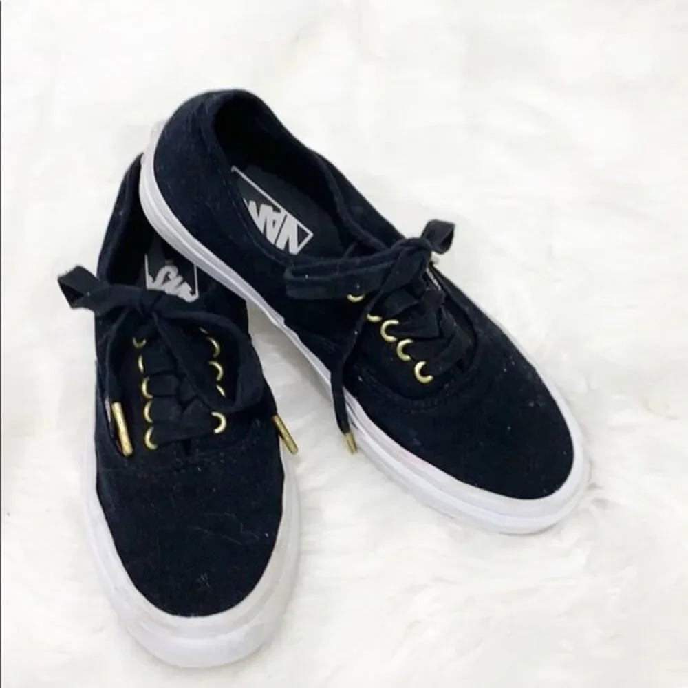 VANS BLACK Lace Up Sneakers 5.5